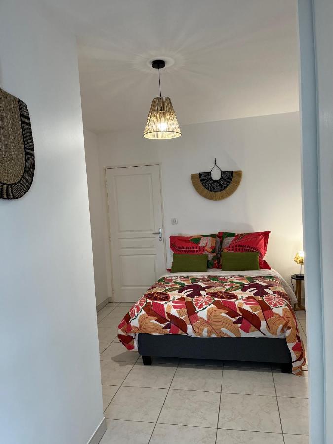 La Grenad'Ile Apartment แซ็ง-ปีแยร์ ภายนอก รูปภาพ